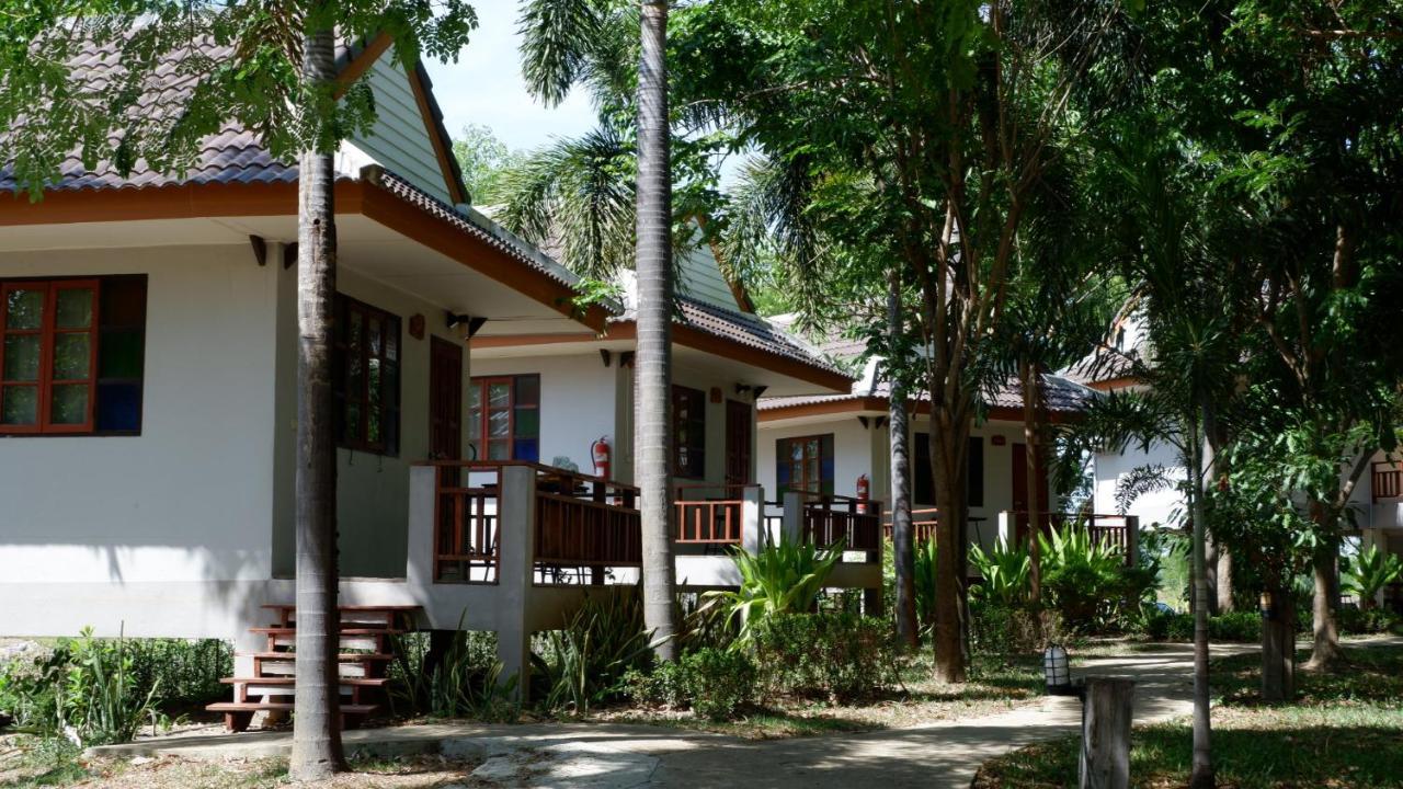 Resort Railumpoo Nakhon Sawan Exteriér fotografie